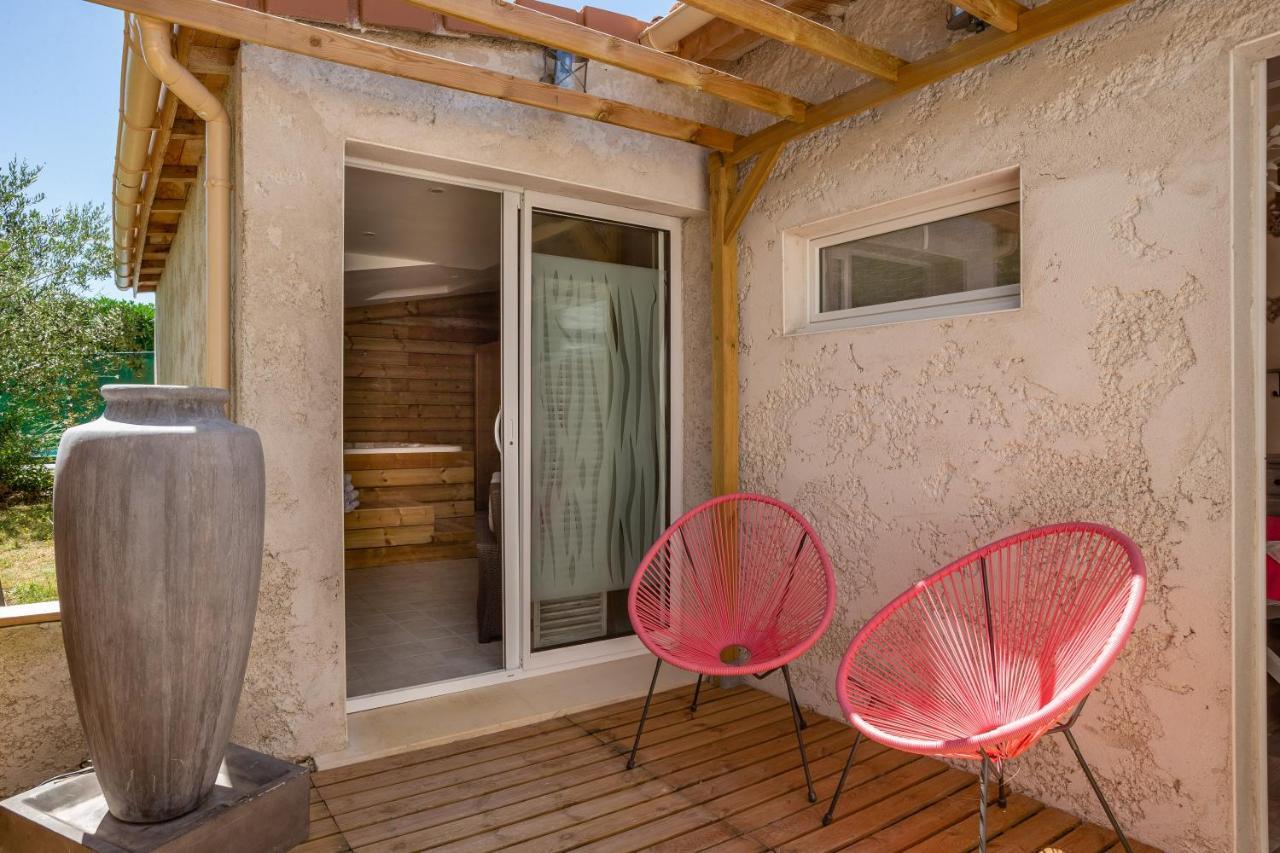Le Comptoir Des Ecoliers Bed & Breakfast Gemozac Exterior photo