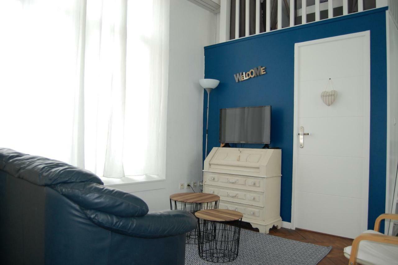 Le Comptoir Des Ecoliers Bed & Breakfast Gemozac Exterior photo